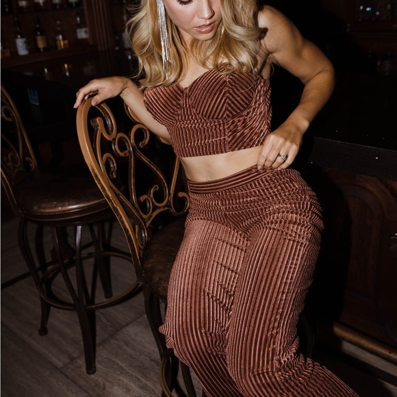 Brown two piece pant set - Picture 2 of 10